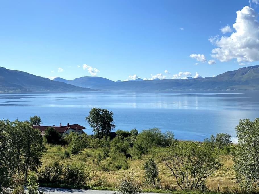 Leilighet Med Nydelig Utsikt Tromso Exterior photo